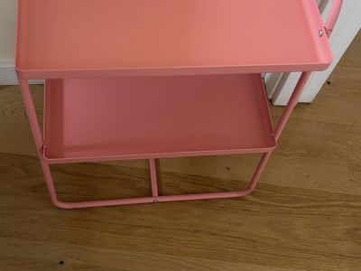 IKEA HATTÅSEN Beistelltisch / Nachttisch in Rosa