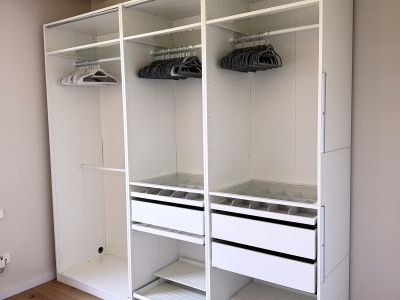 Armario IKEA PAX 250 cm con accesorios interiores