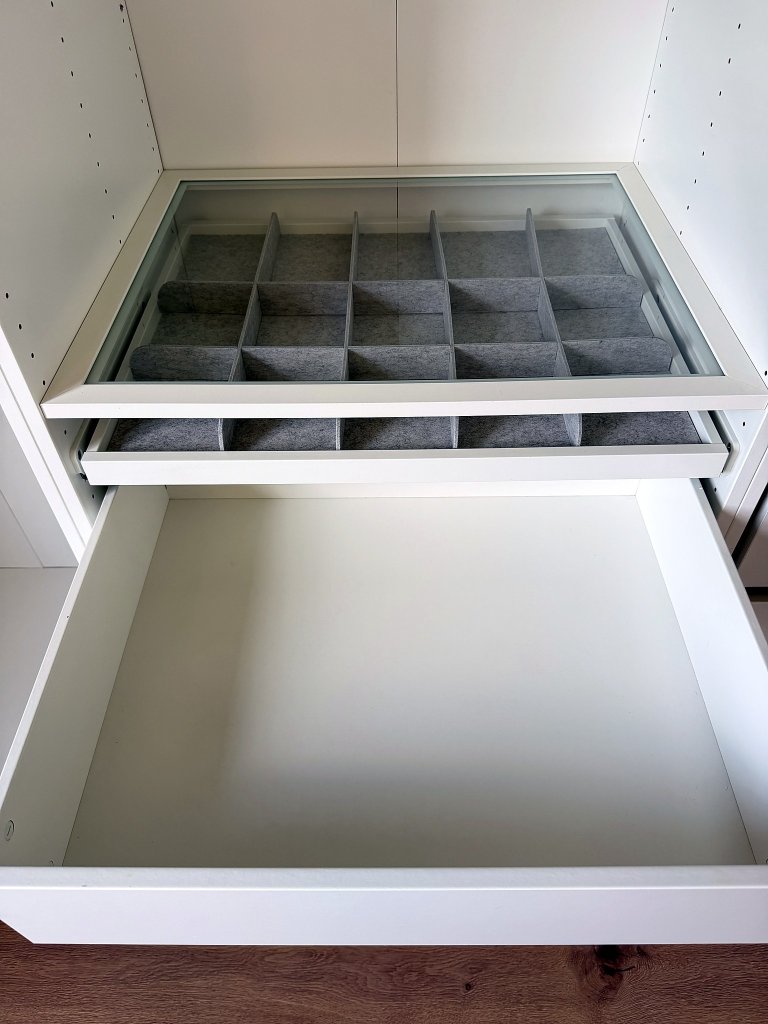 Armario IKEA PAX 250 cm con accesorios interiores