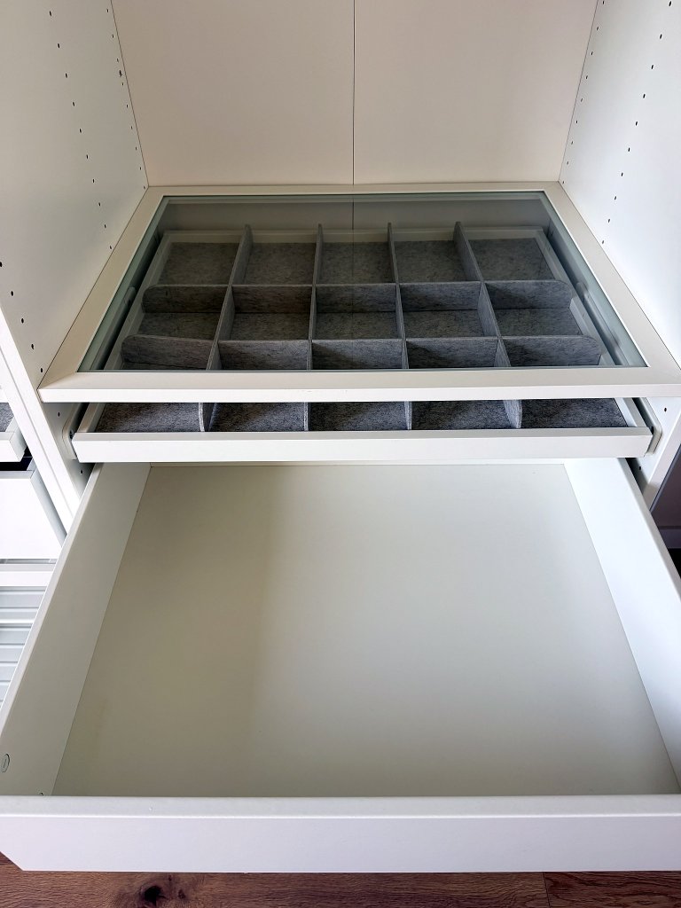 Armario IKEA PAX 250 cm con accesorios interiores
