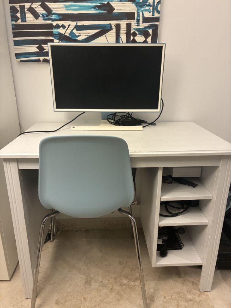 IKEA desk approx. 100x55cm to give away