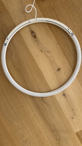 Lámpara de pared LED IKEA VARMBLIXT blanca sin usar