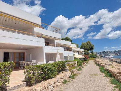 Illetas -Bungalow Wohnung direkt in erster Meereslinie mit Pool !