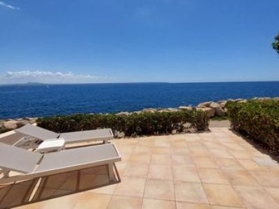 Illetas -Bungalow Wohnung direkt in erster Meereslinie mit Pool !