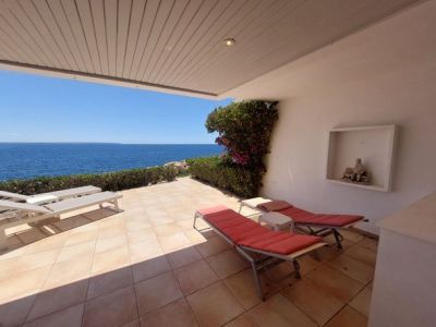 Illetas -Bungalow Wohnung direkt in erster Meereslinie mit Pool !