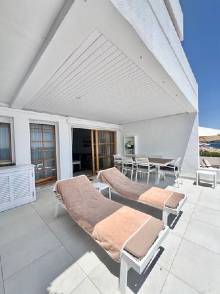 Illetas -Bungalow Wohnung direkt in erster Meereslinie mit Pool !