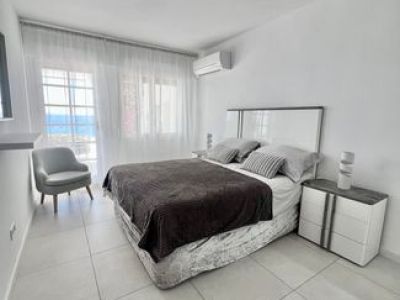 Illetas -Bungalow Wohnung direkt in erster Meereslinie mit Pool !