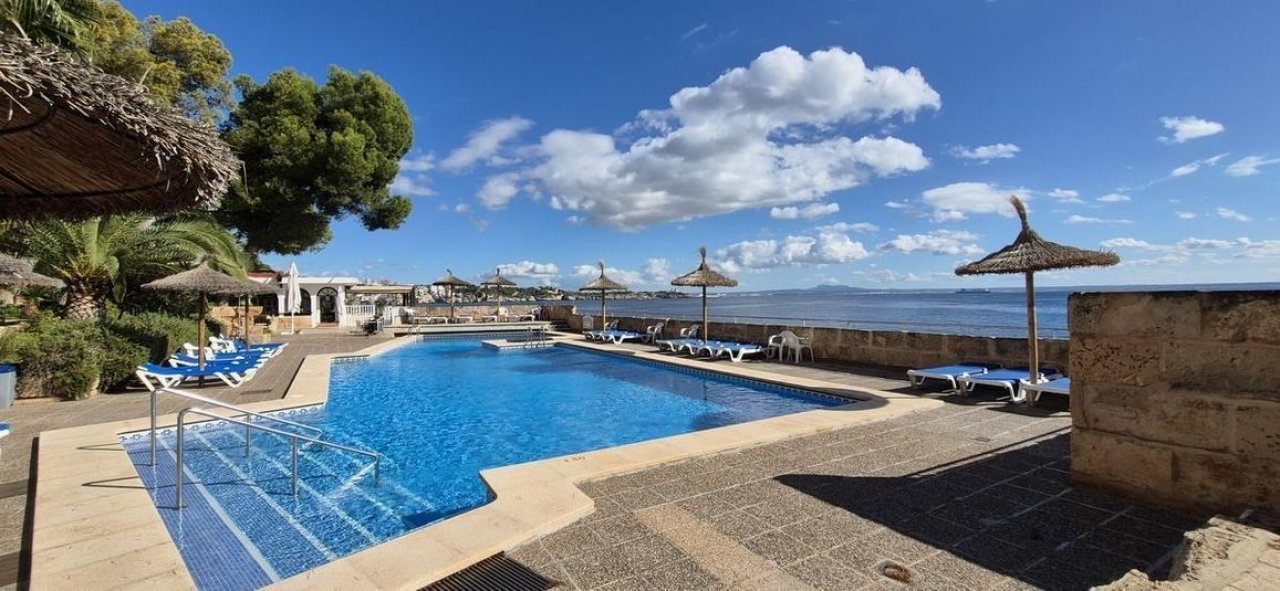 Illetas - Piso en primera línea para reformar con vistas al mar