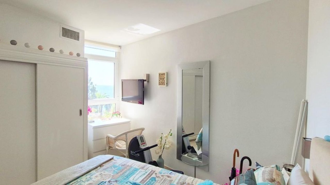 Illetas - Wohnung in erster Linie zum Renovieren mit Meerblick