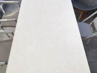 ILLUM Outdoor Designer-Tisch mit Keramikplatte von TRIBU pulverbeschichtet 212 x 100 x 76
