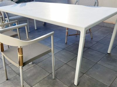 ILLUM Outdoor Designer-Tisch mit Keramikplatte von TRIBU pulverbeschichtet 212 x 100 x 76