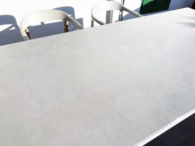 ILLUM Outdoor Designer-Tisch mit Keramikplatte von TRIBU pulverbeschichtet 212 x 100 x 76