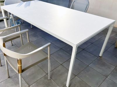 ILLUM Outdoor Designer-Tisch mit Keramikplatte von TRIBU pulverbeschichtet 212 x 100 x 76
