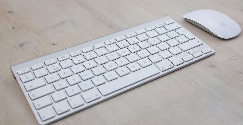 iMac 21,5" 4K (Wie NEU OVP)  Intel i5 Festplatte: 1 TB  Komplettset inkl. Magic Mouse & Tastatur