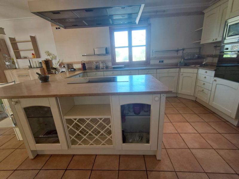 Impressive finca with guest wing, heating, pool near Felanitx - Petra -- F 64