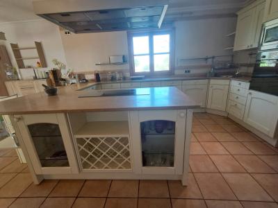 Impressive finca with guest wing, heating, pool near Felanitx - Petra -- F 64