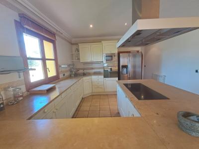 Impressive finca with guest wing, heating, pool near Felanitx - Petra -- F 64