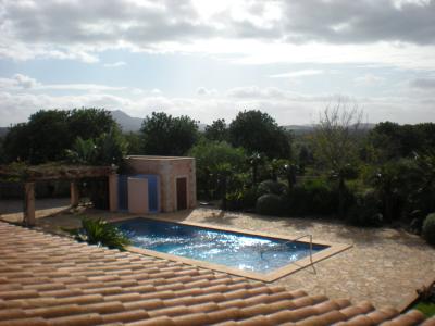 Imposing finca with sep. guest house and all extras near Petra - Manacor -- F 64 VK