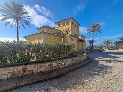 Imposante Finca mit sep. Gästehaus und allen Extras bei Petra- Manacor -- F 64 VK