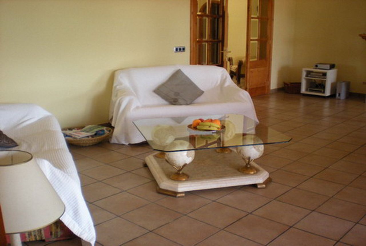 Imposing finca with sep. guest house and all extras near Petra - Manacor -- F 64 VK