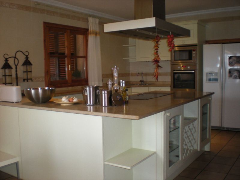 Imposing finca with sep. guest house and all extras near Petra - Manacor -- F 64 VK