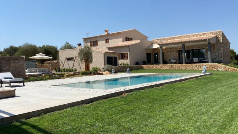 Imposantes Chalet mit allen Extras und 6 SZ in guter Lage bei Manacor - Ortsrand -- CH 56