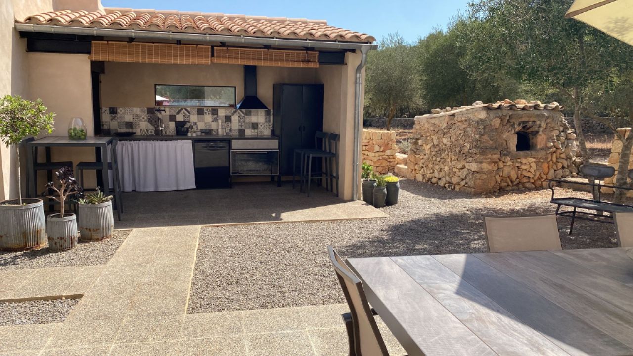 Imposantes Chalet mit allen Extras und 6 SZ in guter Lage bei Manacor - Ortsrand -- CH 56