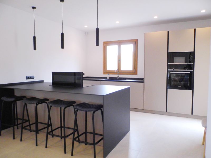 Imposantes Chalet mit allen Extras und 6 SZ in guter Lage bei Manacor - Ortsrand -- CH 56