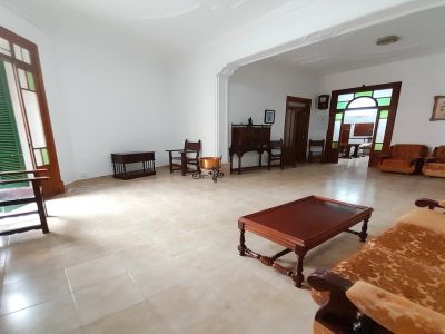 Inversión: Casa de pueblo de 3 plantas con patio y terrazas en Ses Salines -- L 35