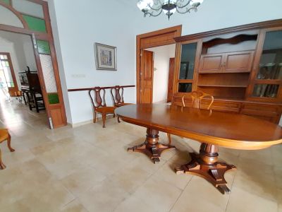 Inversión: Casa de pueblo de 3 plantas con patio y terrazas en Ses Salines -- L 35