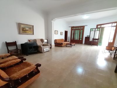 Inversión: Casa de pueblo de 3 plantas con patio y terrazas en Ses Salines -- L 35