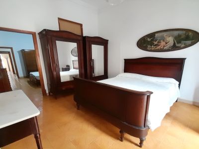 Inversión: Casa de pueblo de 3 plantas con patio y terrazas en Ses Salines -- L 35