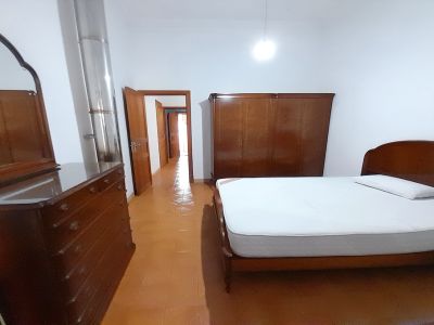 Inversión: Casa de pueblo de 3 plantas con patio y terrazas en Ses Salines -- L 35