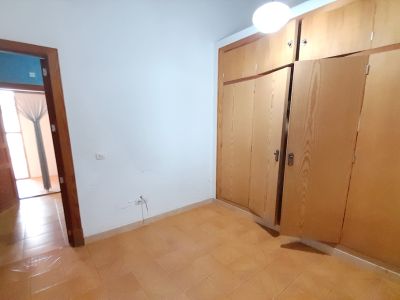 Inversión: Casa de pueblo de 3 plantas con patio y terrazas en Ses Salines -- L 35