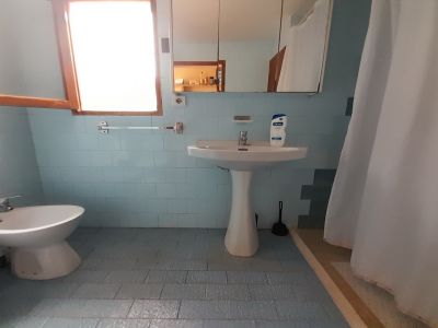 Inversión: Casa de pueblo de 3 plantas con patio y terrazas en Ses Salines -- L 35