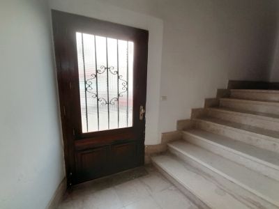 Inversión: Casa de pueblo de 3 plantas con patio y terrazas en Ses Salines -- L 35