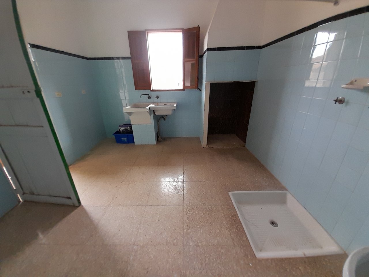 Inversión: Casa de pueblo de 3 plantas con patio y terrazas en Ses Salines -- L 35