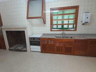 Inversión: Casa de pueblo de 3 plantas con patio y terrazas en Ses Salines -- L 35