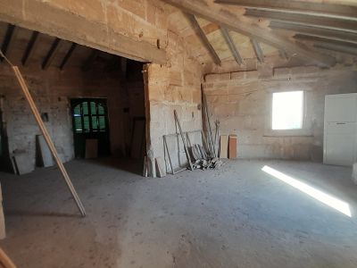 Inversión: Casa de pueblo de 3 plantas con patio y terrazas en Ses Salines -- L 35