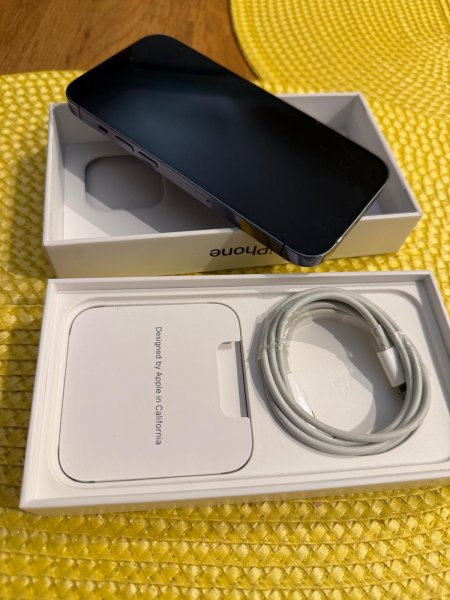 IPHONE 14 PRO - 256 GB - NEGRO - como nuevo - completo con caja original