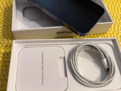 IPHONE 14 PRO - 256 GB - NEGRO - como nuevo - completo con caja original