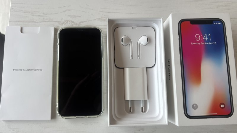 iPhone X    256 GB