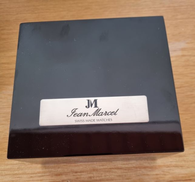 Jean Marcel Herren-Armbanduhr Astrum Automatik mit 2 Bändern