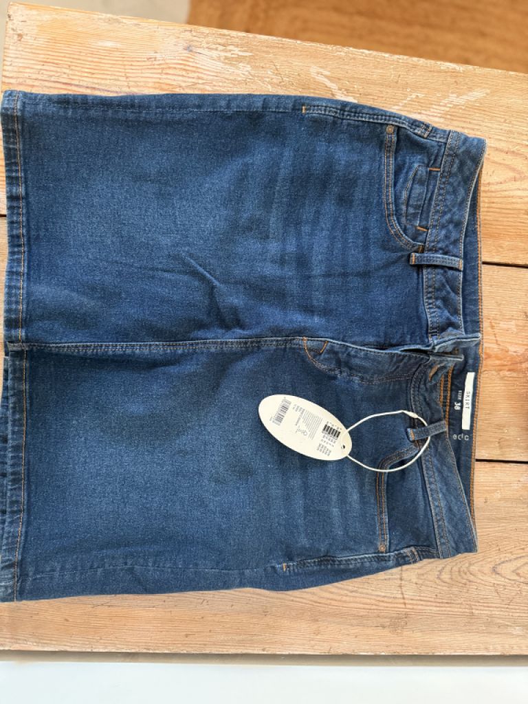 Jeans jackets, size M