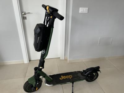 Jeep E-Scooter 2XE Adventurer Elektroroller 10W Grün