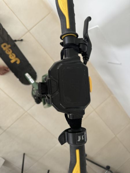 Jeep E-Scooter 2XE Adventurer Elektroroller 10W Grün
