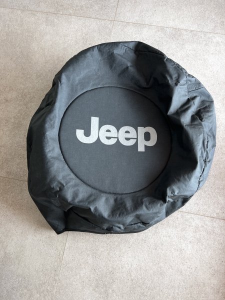 Jeep Wrangler Fußmatten Original und Reserveradabdeckung Top Zustand