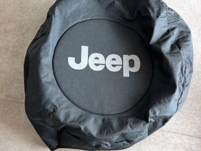 Jeep Wrangler Fußmatten Original und Reserveradabdeckung Top Zustand