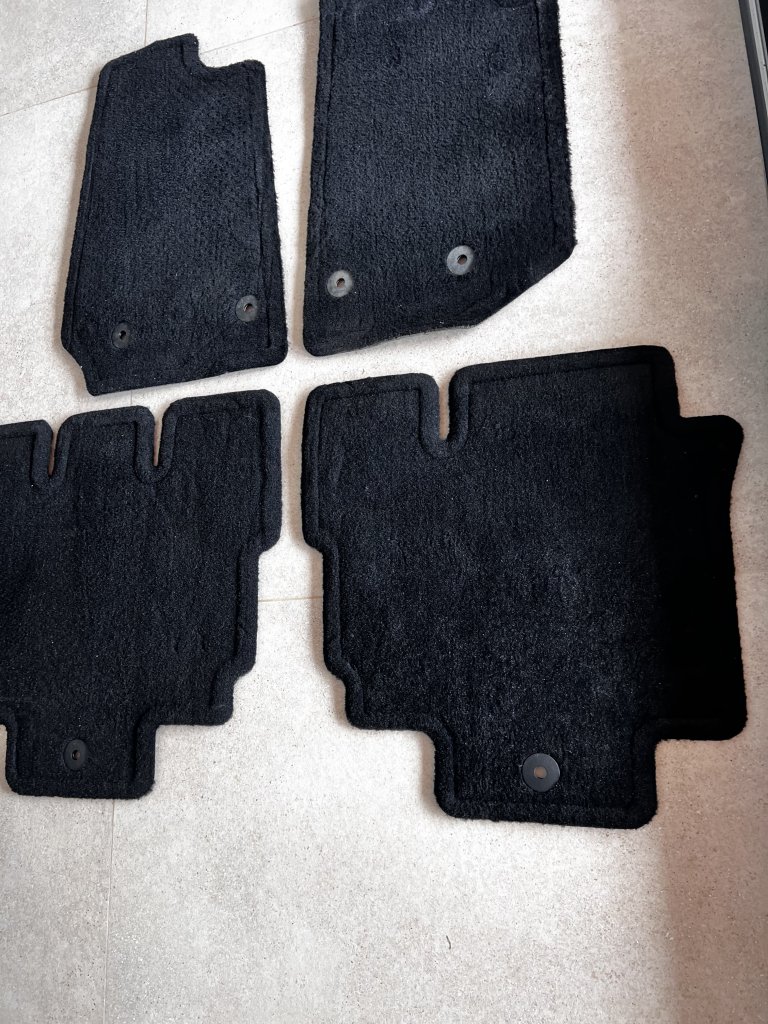 Jeep Wrangler Fußmatten Original und Reserveradabdeckung Top Zustand