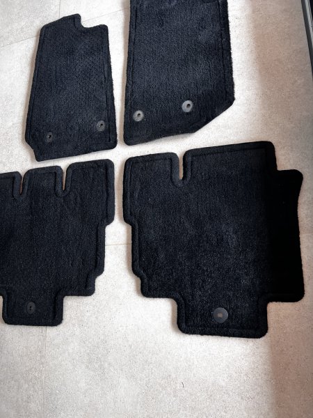Jeep Wrangler Fußmatten Original und Reserveradabdeckung Top Zustand